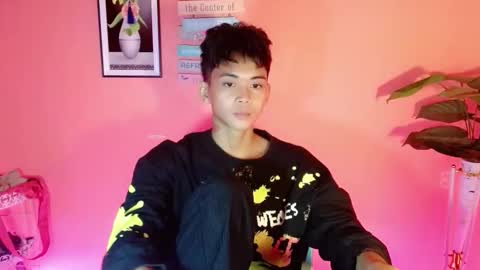 leemoreno18 online show from 10/19/25, 06:08