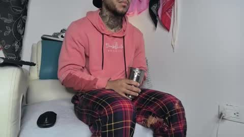 leenar_key online show from 02/19/25, 10:12