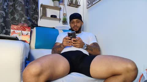 leenar_key online show from 09/19/25, 12:02