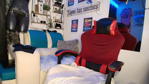 Snapshot of leenar_key chatting on 04/01/26, 12:50 leenar_key online show from 04/01/26, 12:50