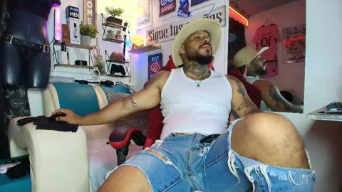 Snapshot of leenar_key chatting on 04/21/26, 02:12 leenar_key online show from 04/21/26, 02:12