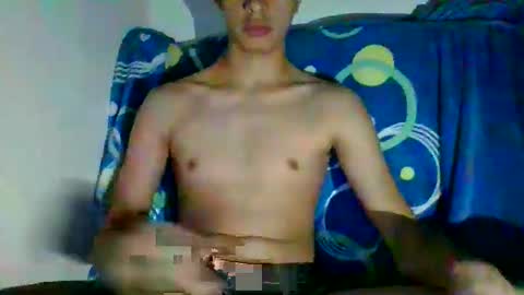 Snapshot of leesef2529 chatting on 04/19/26, 07:27 leesef2529 online show from 04/19/26, 07:27