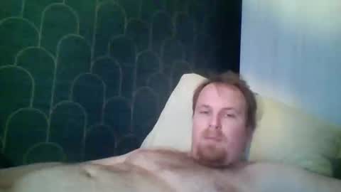 Snapshot of leeuwarder12 chatting on 12/15/25, 05:50 leeuwarder12 online show from 12/15/25, 05:50