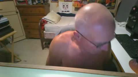 Snapshot of leezamm1132 chatting on 04/21/26, 02:48 leezamm1132 online show from 04/21/26, 02:48