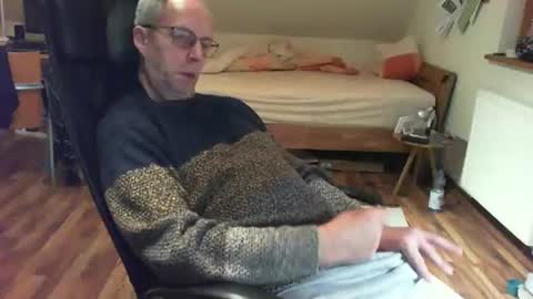 Dave online show from 02/09/25, 10:54