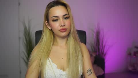 Snapshot of legallyblonde18 chatting on 04/08/26, 06:19 LegallyBlonde18 online show from 04/08/26, 06:19