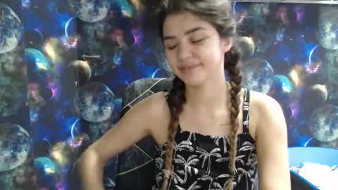 Snapshot of legenda_liya chatting on 11/13/25, 07:07 Liya online show from 11/13/25, 07:07