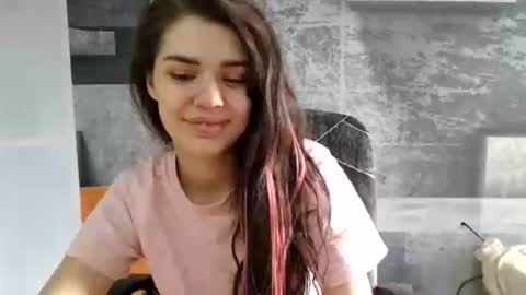 Liya online show from 05/22/26, 01:39
