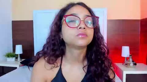 Snapshot of legends_gh1 chatting on 10/15/25, 03:17 Savage and Anto online show from 10/15/25, 03:17