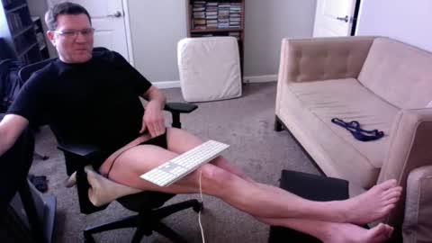 Snapshot of legs999 chatting on 04/16/26, 04:19 legs999 online show from 04/16/26, 04:19