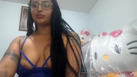 Snapshot of legscaramelxx chatting on 07/15/26, 01:00 legscaramelxx online show from 07/15/26, 01:00