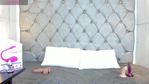 LEIGH ANGELS online show from 02/19/25, 12:46