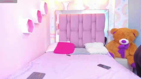 LEIGH ANGELS online show from 03/12/25, 02:30