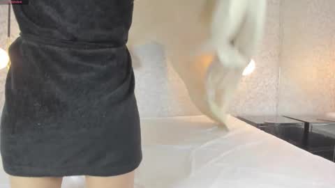 Snapshot of leigh_angels chatting on 03/21/26, 10:57 LEIGH ANGELS online show from 03/21/26, 10:57