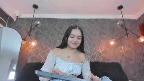 LEIGH ANGELS online show from 06/03/26, 10:15