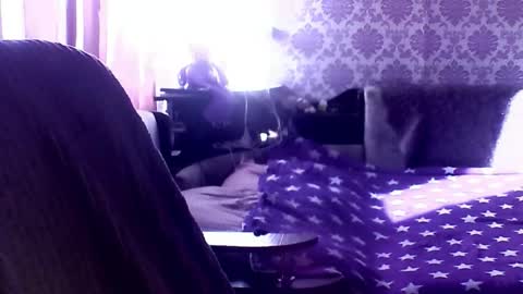 Snapshot of leigharedcross chatting on 02/15/26, 07:51 Viola online show from 02/15/26, 07:51