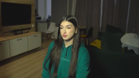 Leila online show from 12/10/24, 11:00