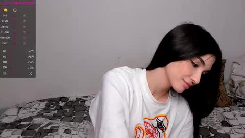 Leila online show from 02/12/26, 01:50