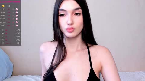 Snapshot of leila_4ever chatting on 03/22/26, 11:24 Leila online show from 03/22/26, 11:24