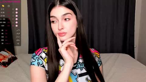 Snapshot of leila_4ever chatting on 04/14/26, 05:52 Leila online show from 04/14/26, 05:52