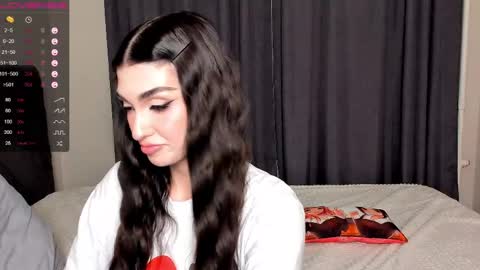 Snapshot of leila_4ever chatting on 04/21/26, 08:12 Leila online show from 04/21/26, 08:12