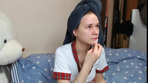 Snapshot of leila_bambi_ chatting on 12/09/24, 12:30 leila_bambi_ online show from 12/09/24, 12:30