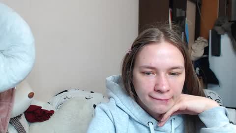 Snapshot of leila_bambi_ chatting on 12/24/24, 12:11 leila_bambi_ online show from 12/24/24, 12:11