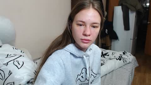 Snapshot of leila_bambi_ chatting on 12/25/24, 09:11 leila_bambi_ online show from 12/25/24, 09:11