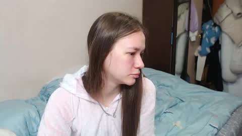 Snapshot of leila_bambi_ chatting on 02/12/25, 04:33 leila_bambi_ online show from 02/12/25, 04:33