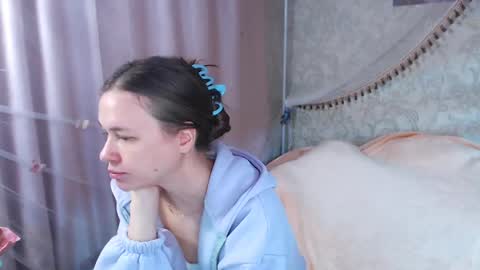 leila_bambi_ online show from 06/06/26, 12:05