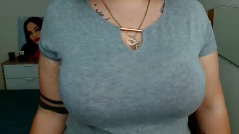 Snapshot of leila_beayte_ chatting on 06/15/26, 04:15 Leila online show from 06/15/26, 04:15
