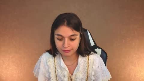 Snapshot of leila_cherry chatting on 11/13/25, 05:28 Leila online show from 11/13/25, 05:28