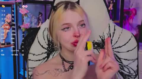 Leila online show from 11/29/25, 04:10