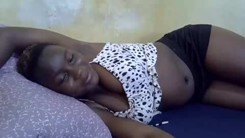 Snapshot of leilah_cute19 chatting on 03/16/26, 05:44 leilah_cute19 online show from 03/16/26, 05:44