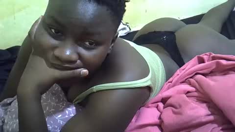 Snapshot of leilah_cute19 chatting on 04/07/26, 05:57 leilah_cute19 online show from 04/07/26, 05:57