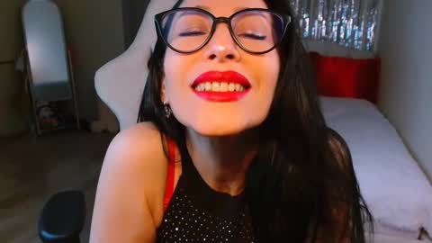 leilamurray online show from 02/04/25, 04:39