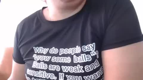 Snapshot of leishasoft1 chatting on 03/04/25, 12:55 pamela online show from 03/04/25, 12:55