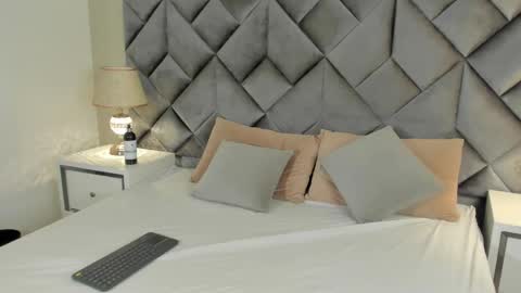 Leizathompson online show from 09/09/25, 07:02