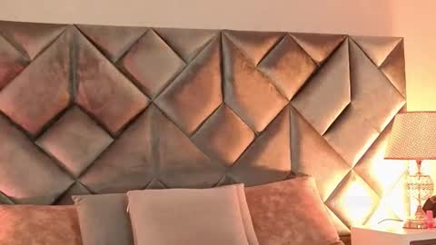 Leizathompson online show from 02/14/26, 07:54