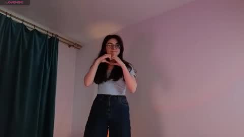 Luna online show from 10/03/25, 02:14