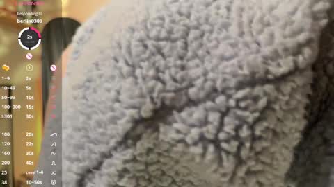 Snapshot of lela_ryan chatting on 02/22/25, 01:22 Lela online show from 02/22/25, 01:22