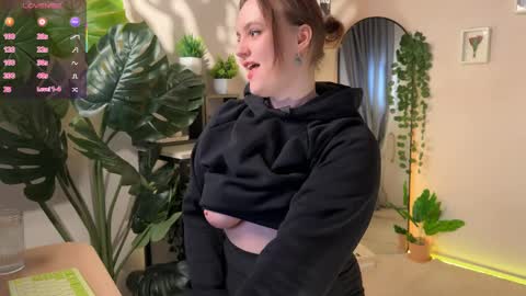 Snapshot of lela_ryan chatting on 04/10/26, 08:24 Lela online show from 04/10/26, 08:24