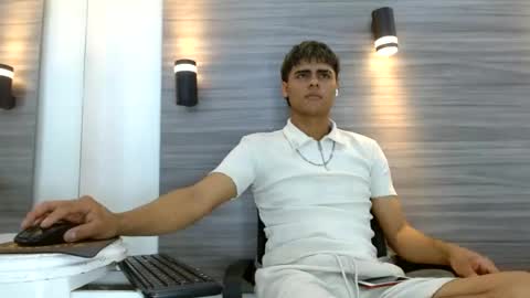 lelehott01 online show from 06/24/26, 02:32