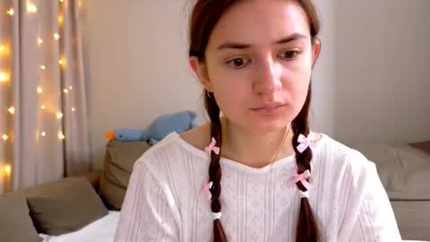 Snapshot of lelia_vibe chatting on 11/11/25, 03:17 Lelia online show from 11/11/25, 03:17