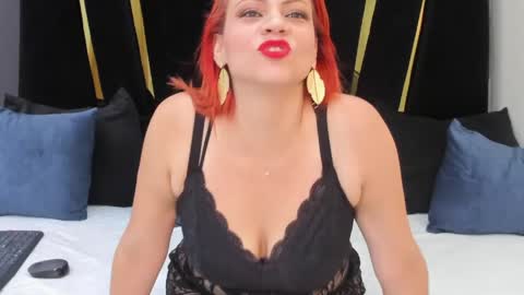 Snapshot of leloo_swift chatting on 04/29/26, 11:44 Leloo online show from 04/29/26, 11:44