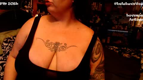 Snapshot of leluluvsyou chatting on 01/08/25, 01:09 Lelu Fallas online show from 01/08/25, 01:09