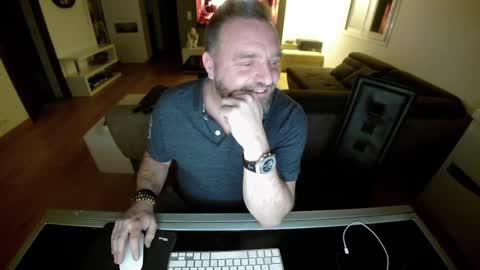 Snapshot of lemouth006 chatting on 12/26/24, 06:33 Ange online show from 12/26/24, 06:33