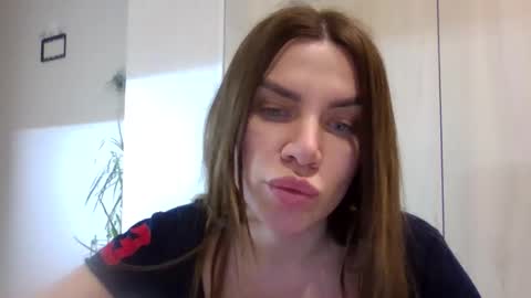 Snapshot of lena6122000 chatting on 03/15/26, 10:49 lena6122000 online show from 03/15/26, 10:49