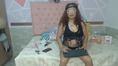 lena_lawson online show from 12/04/24, 03:37