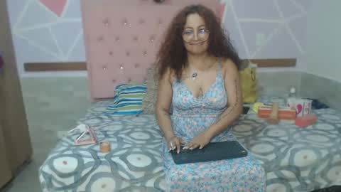 lena_lawson online show from 12/12/24, 07:59